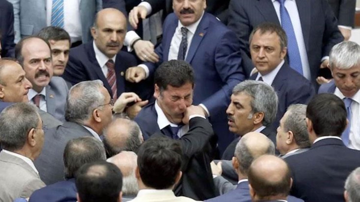 Sinan Oğan’ın 2. tur kararı akıllara yıllar önce TBMM’de çekilen fotoğrafı getirdi