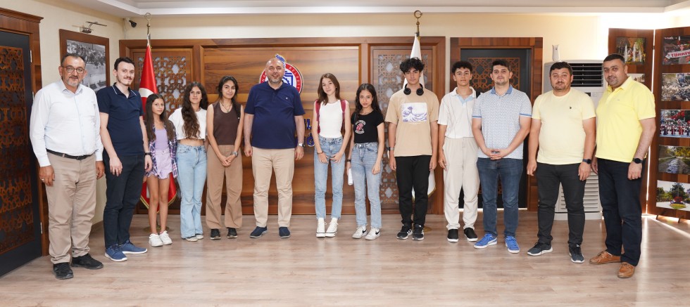 Kent Konseyi Tiyatro Grubundan Başkan Aydın’a Teşekkür Ziyareti – GÜNDEM – İnternetin Ajansı