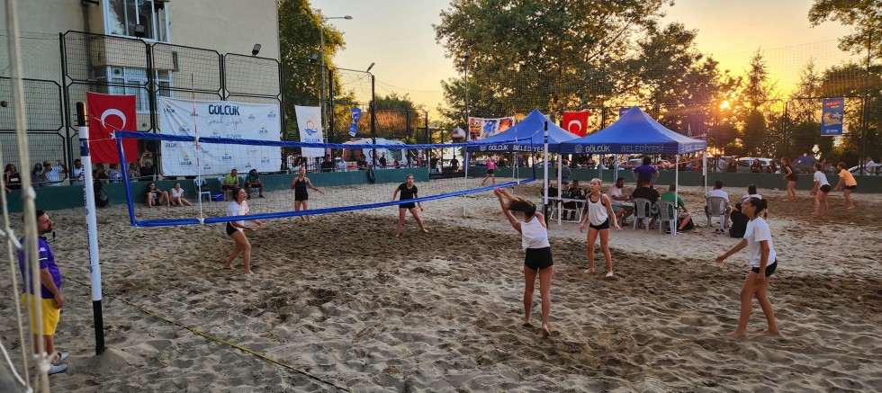 PLAJ VOLEYBOLU TURNUVASI ÇEKİŞMELİ MÜSABAKALAR İLE TAMAMLANDI – SPOR – İnternetin Ajansı