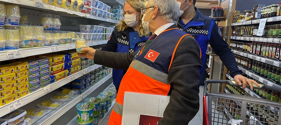 Ticaret Bakanlığı ekipleri marketlerdeki fiyat ve etiketleri denetledi