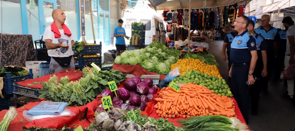 AKDENİZ BELEDİYESİ ZABITA EKİPLERİNDEN FİYAT, ETİKET VE TARTI DENETİMİ – GÜNDEM – İnternetin Ajansı