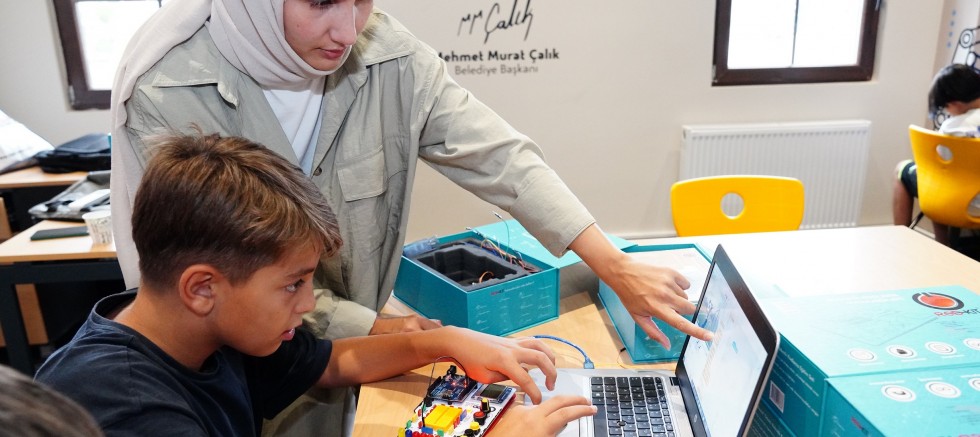 BEYLİKDÜZÜ’NDE ÇOCUKLAR TEKNOLOJİ İLE BULUŞUYOR – EĞİTİM – İnternetin Ajansı