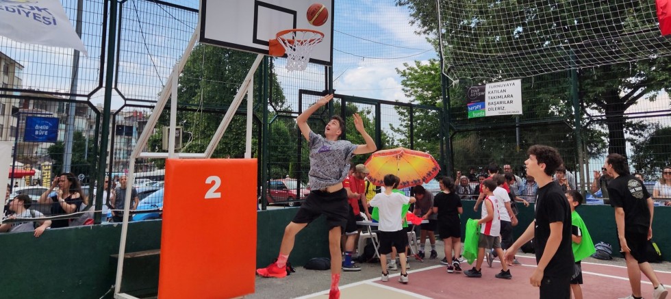 GÖLCÜK SAHİLİNDE HEYECAN SIRASI SOKAK BASKETBOLUNDA – SPOR – İnternetin Ajansı