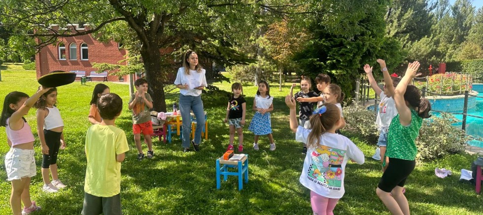 MASAL ŞATOSU’NDA RENKLİ YAZ ATÖLYELERİ – EĞİTİM – İnternetin Ajansı