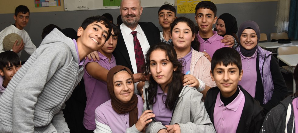 –	MENEMEN’DE ÜNİVERSİTE KAZANANA 5 BİN LİRA DESTEK – EĞİTİM – İnternetin Ajansı