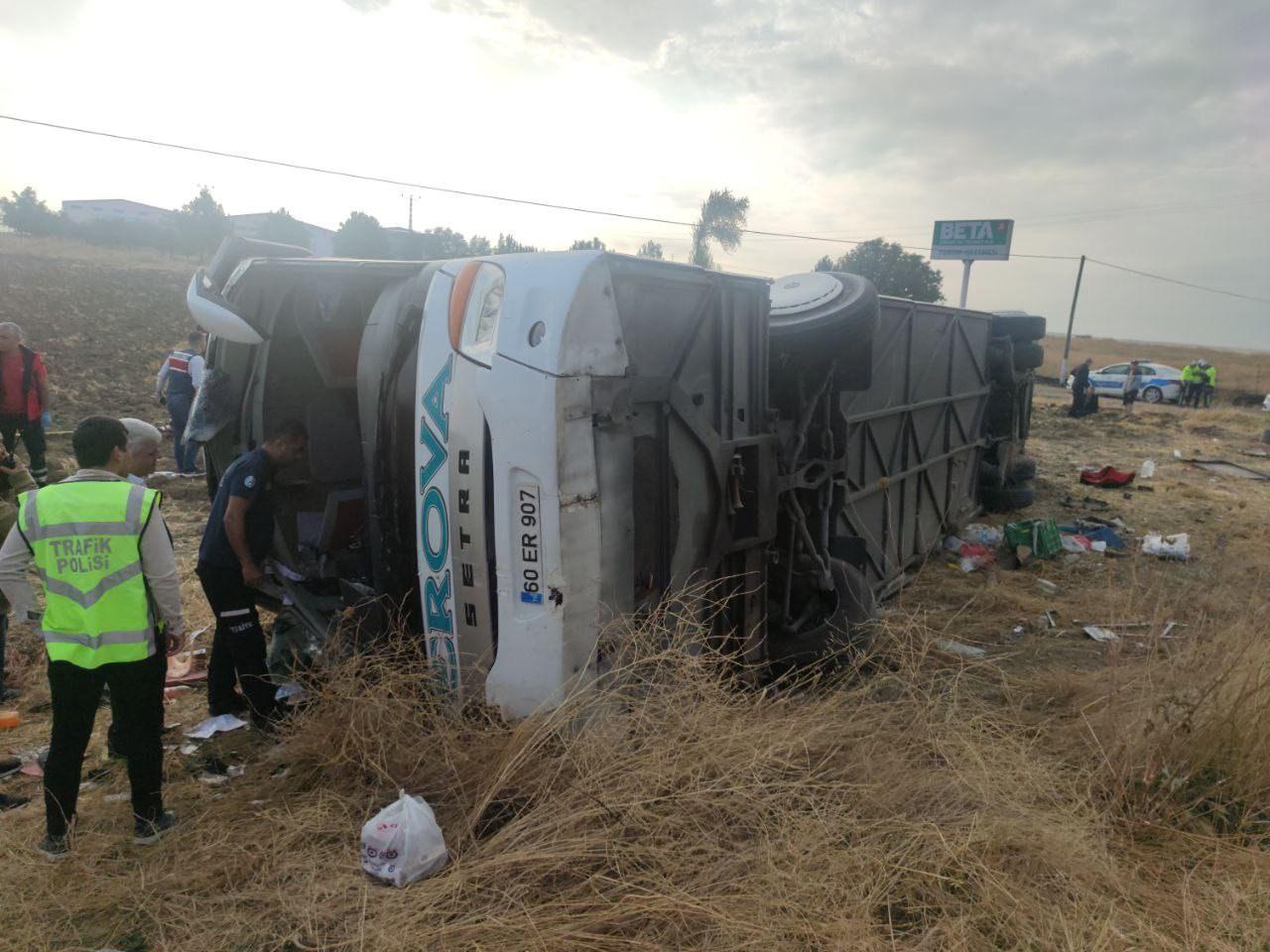 Son dakika... Amasya'dan kahreden haber! Yolcu otobüsü devrildi: 6 ölü, 35 yaralı!