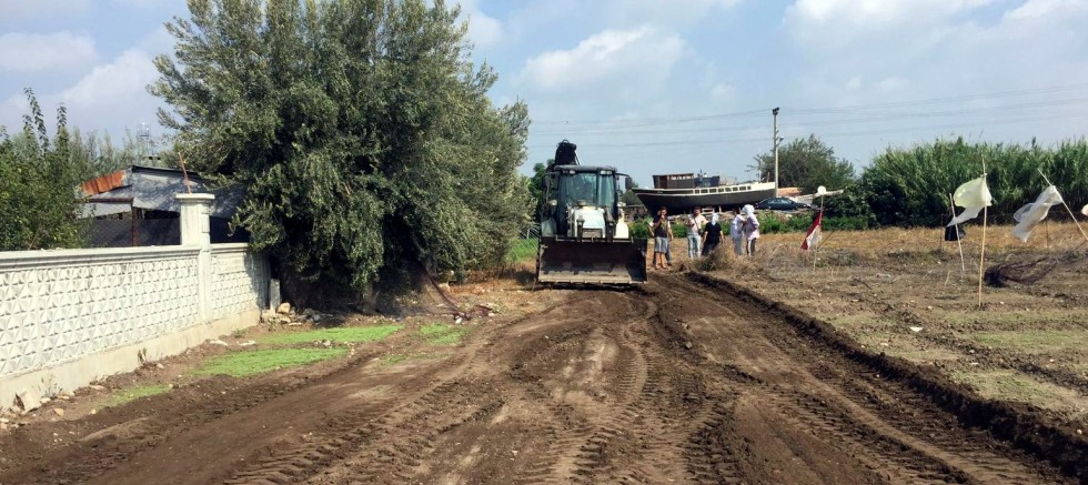 AKDENİZ’DE YOL AÇMA, SATHİ KAPLAMA, KALDIRIM YENİLEME ÇALIŞMALARI SÜRÜYOR – GÜNDEM – İnternetin Ajansı