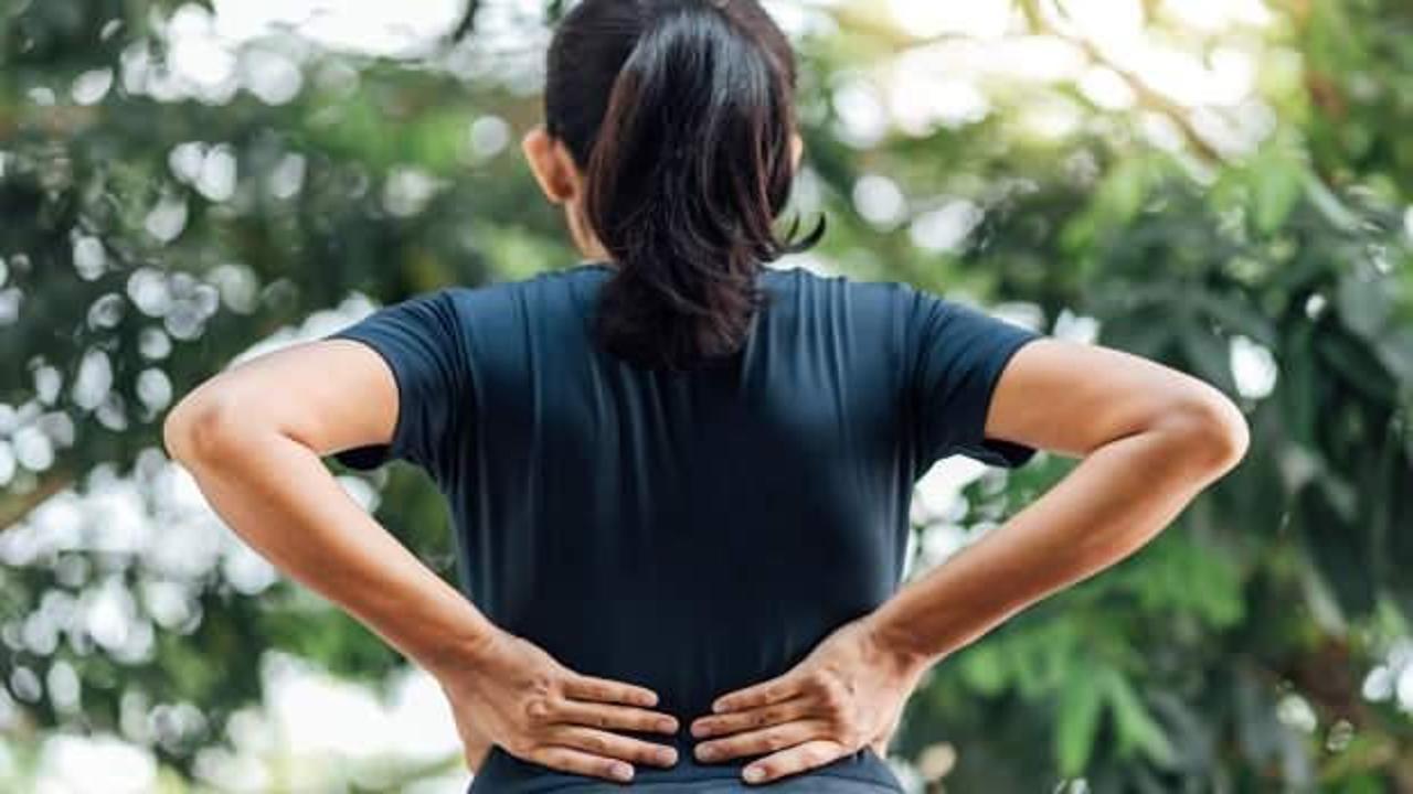 Geçmeyen sırt ağrısı neden olur, yatınca artan sırt ağrısına ne iyi gelir? Sırt ortasına vuran ağrı için 5 etkili egzersiz!