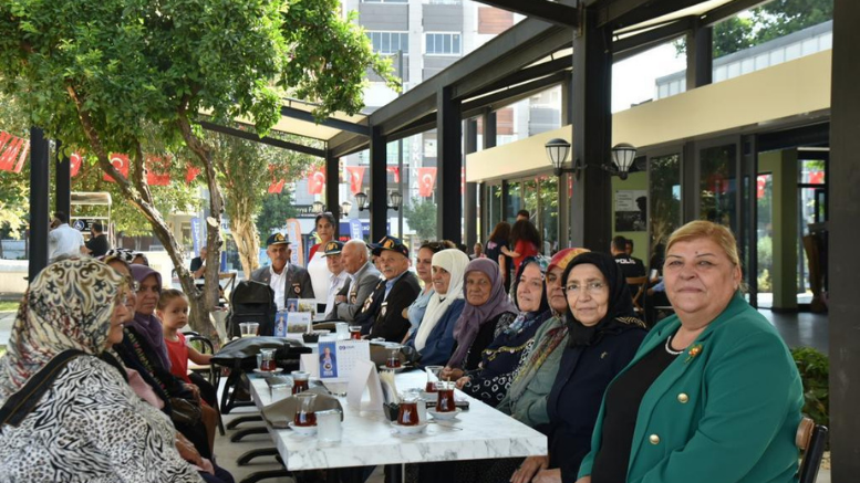 Hülya Erdem, kısa süre önce açılışını gerçekleştirdiği Yaşar Kemal Kadın ve Gençlik Yaşam Merkezi’nde gaziler ve şehit ailelerini ağırlamanın onurunu yaşadı – TÜRKİYE – İnternetin Ajansı