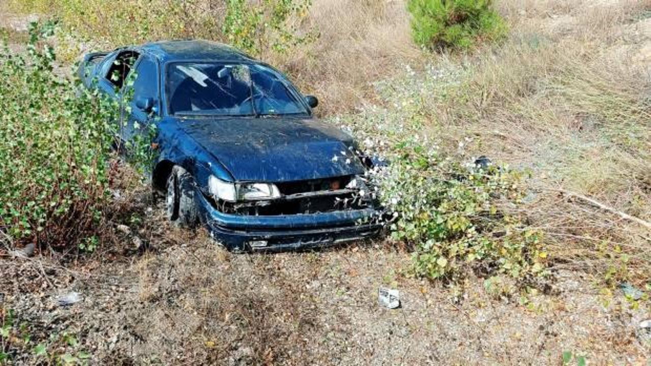 Karabük’te yol kenarındaki ağaca çarpan otomobilde 3 kişi yaralandı