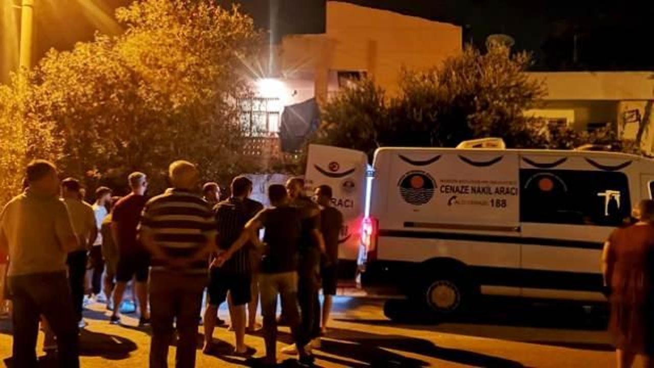 İşten gelen adam, yatak odasında eşini  boğazından bıçaklanmış halde buldu