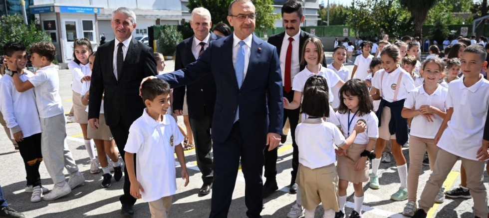 Vali Yavuz, Okulları Ziyaret Ederek Güne Başladı  – GÜNDEM – İnternetin Ajansı