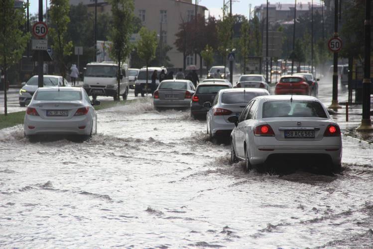 Son dakika: Birçok il sarı ve turuncu kodla uyarıldı! Okullar tatil edildi...