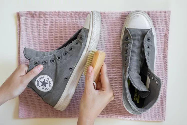 Converse spor ayakkabı nasıl temizlenir?