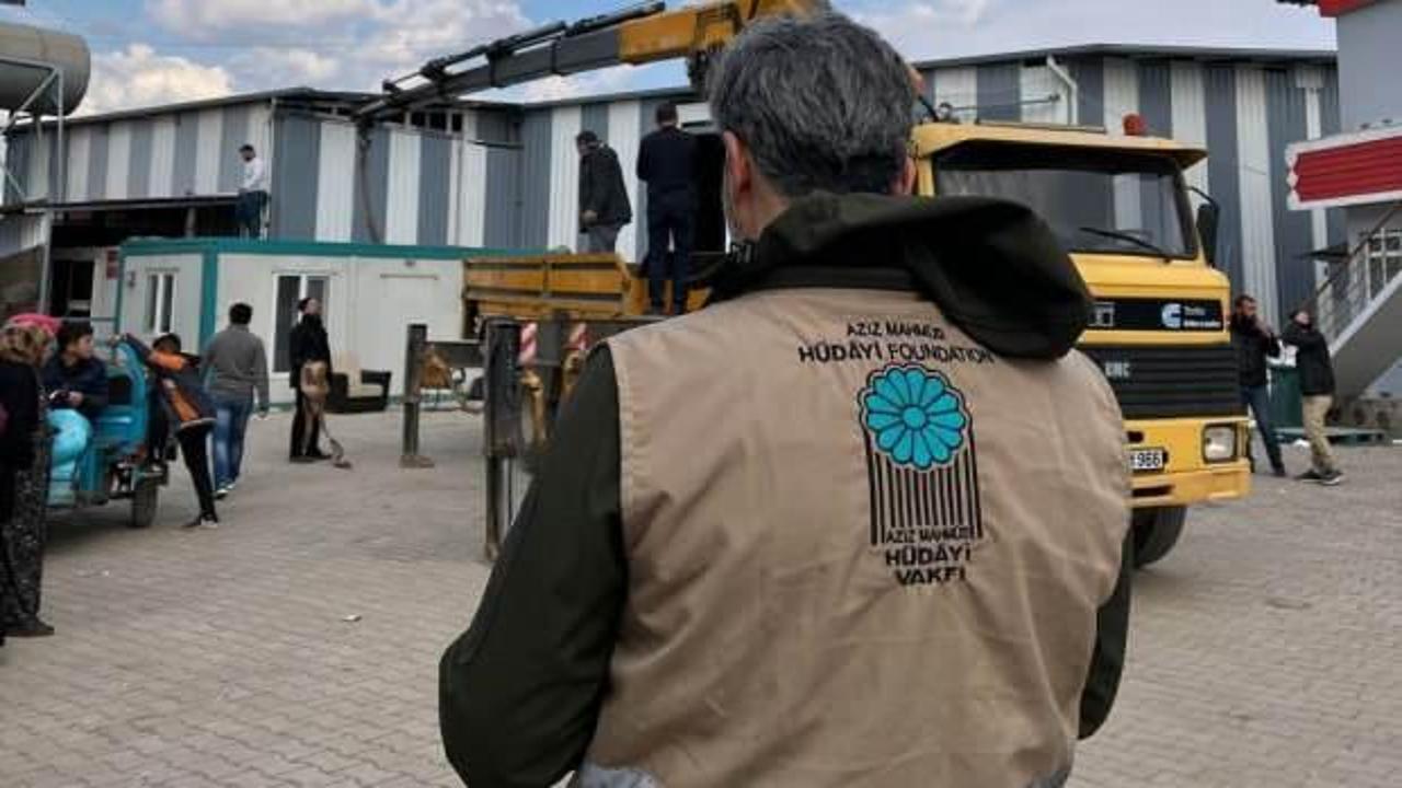 Aziz Mahmud Hüdayi Vakfı, deprem bölgesine yardımlarını sürdürüyor