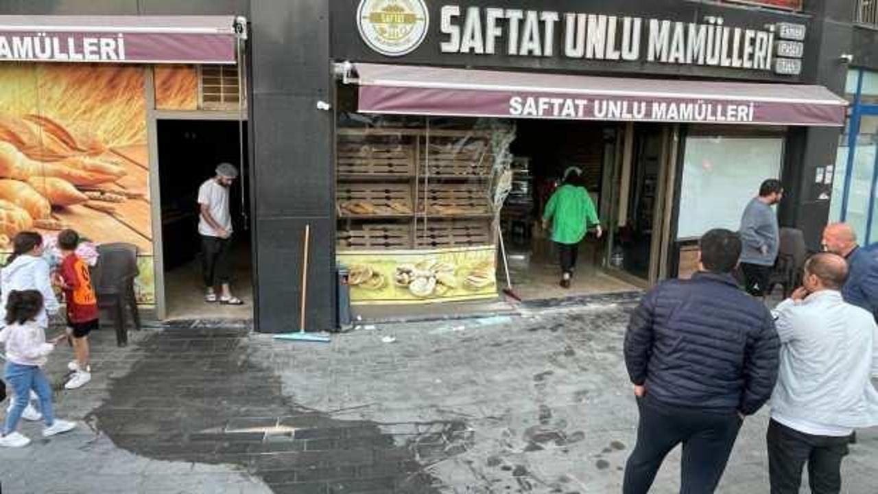 Beylikdüzü’nde akılalmaz kaza! Otomobil fırına girdi