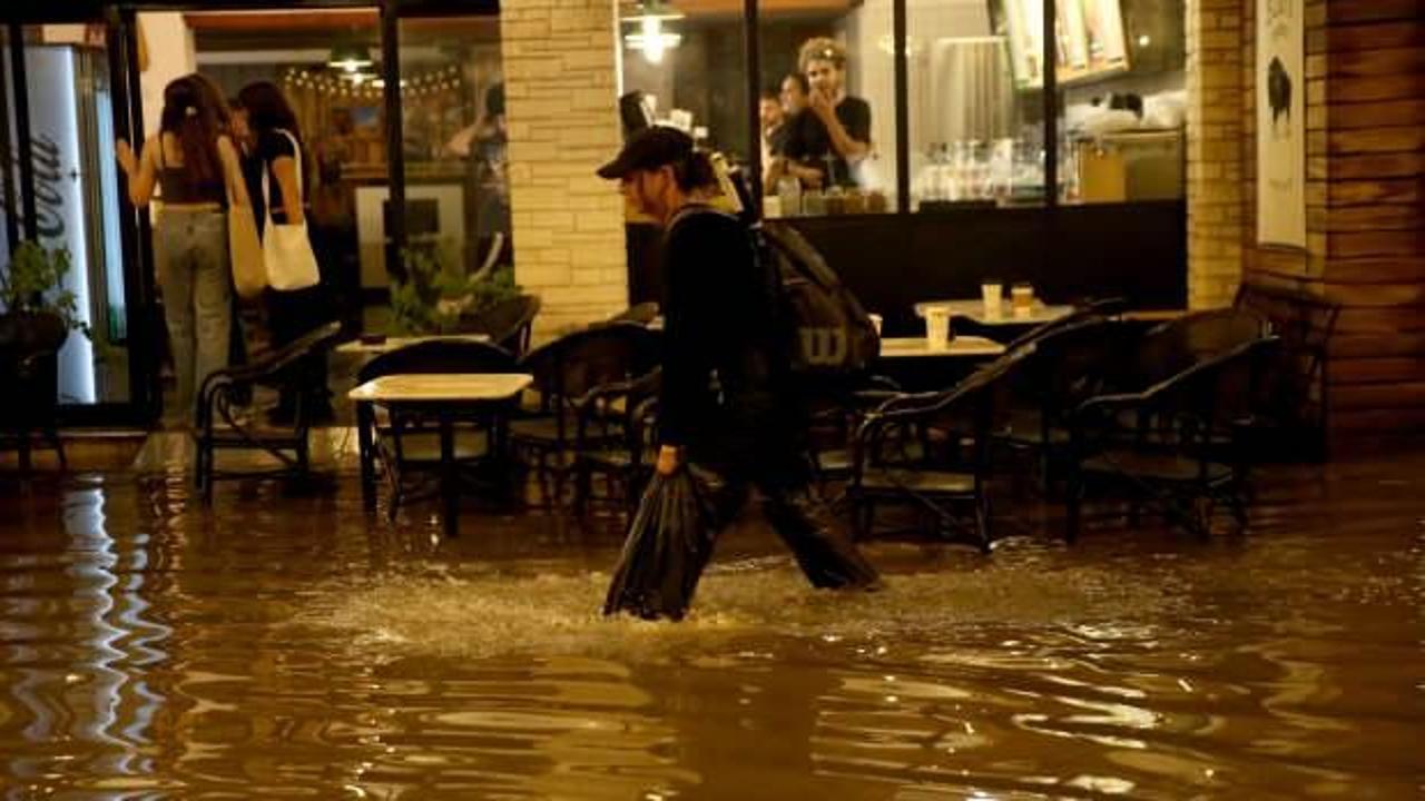 Fethiye’de yollar göle döndü! Esnaf CHP’li belediyeye tepkili