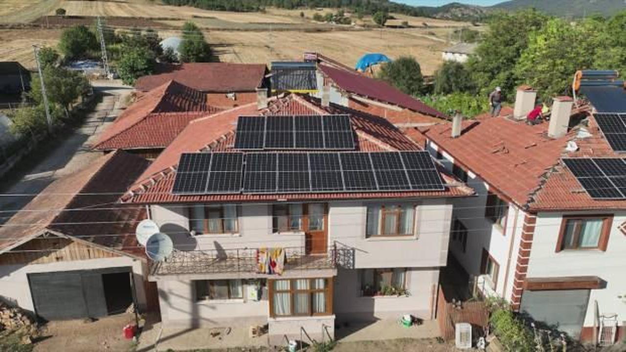 Orman köylüleri güneş enerjisiyle kendi elektriğini üretiyor