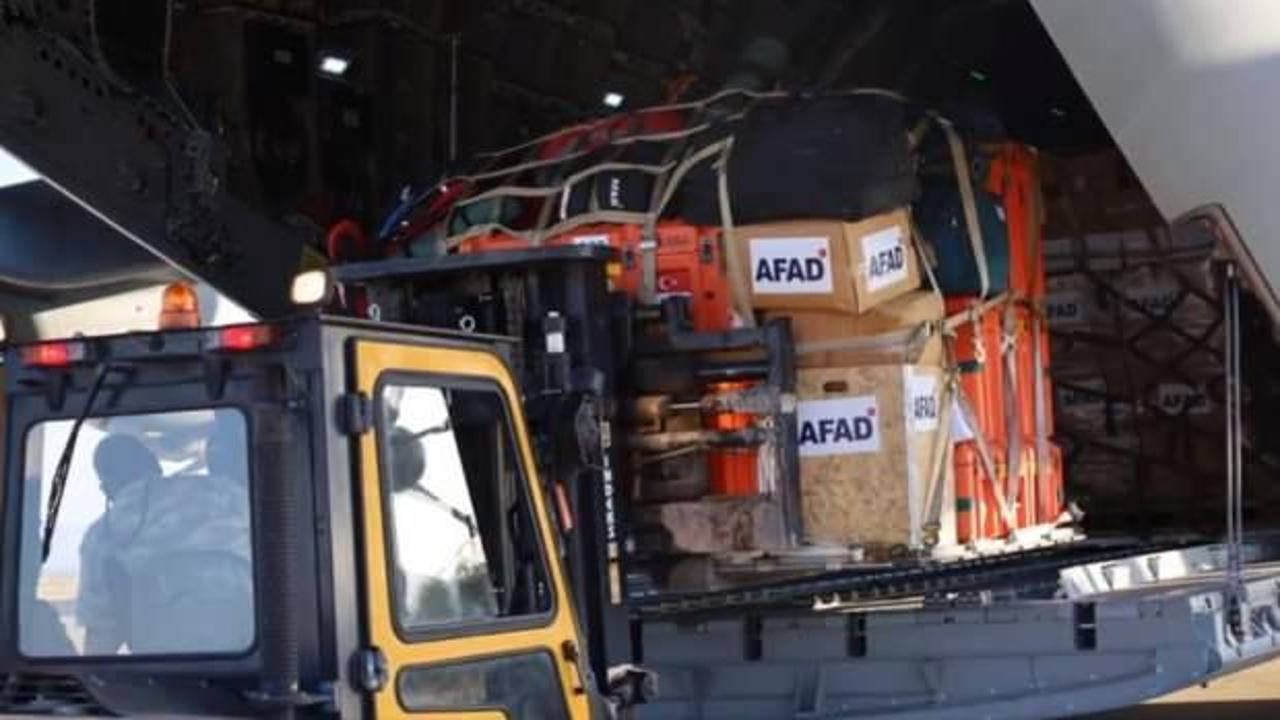 Türkiye’den depremle sarsılan Afganistan’a yardım malzemesi