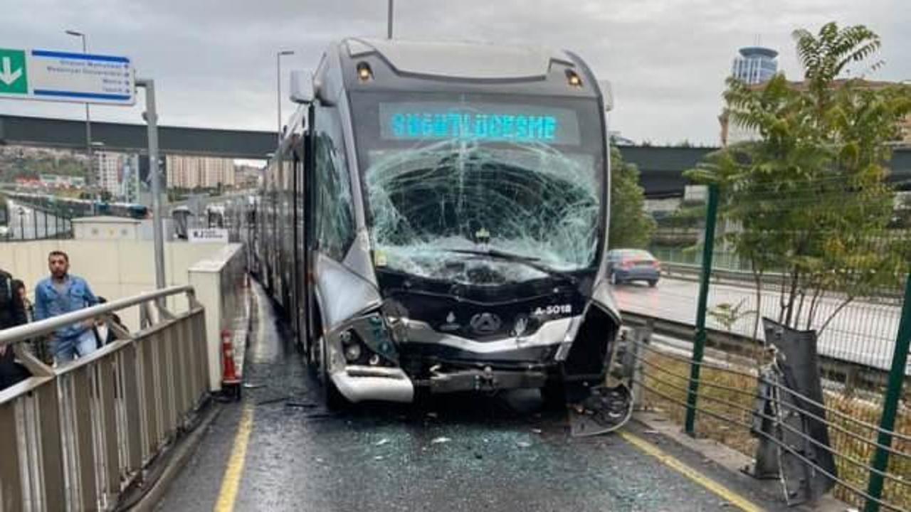 İstanbul’da metrobüs kazası! Vatandaşlar perişan oldu