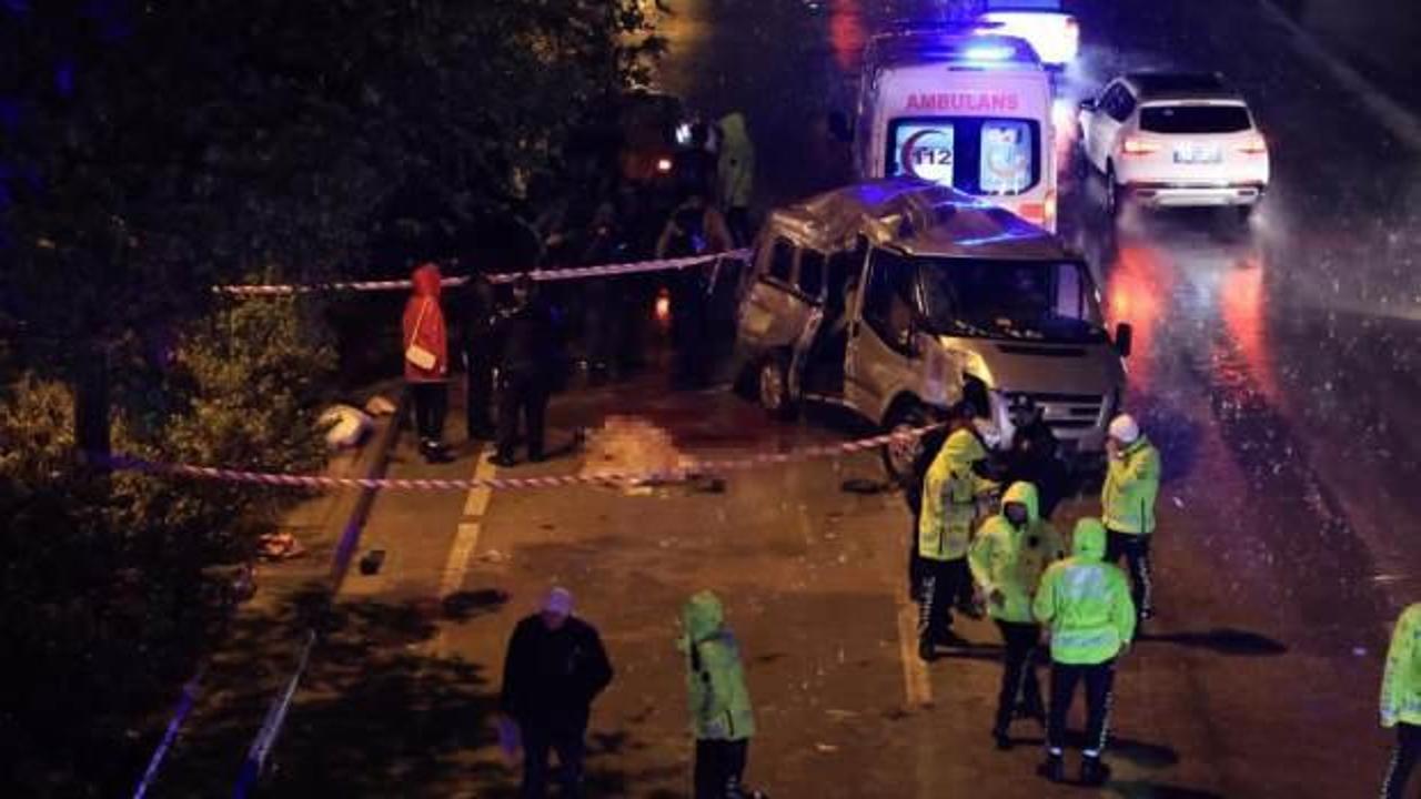 16 yaşındaki sürücünün kullandığı minibüs ağaca çarptı: 3 ölü, 4 yaralı