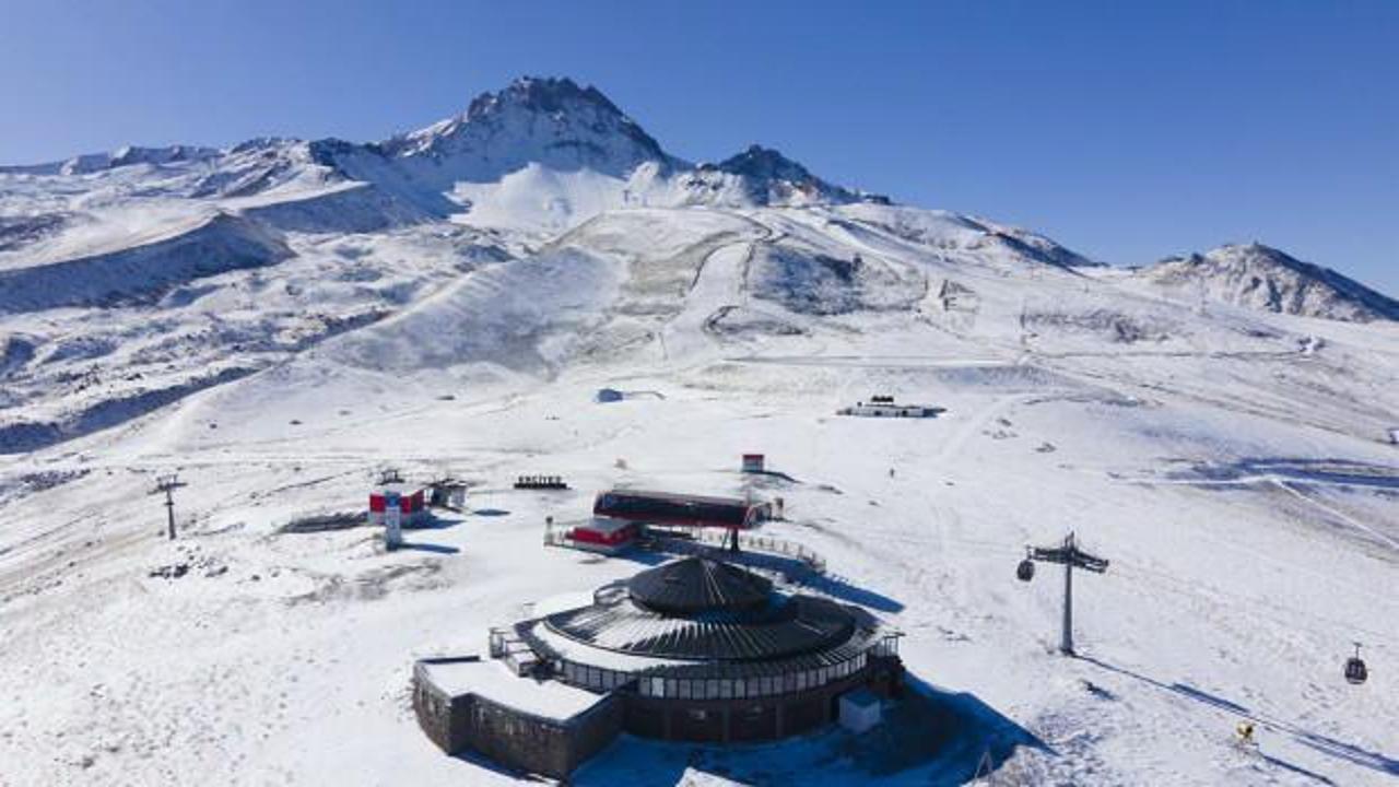 Erciyes Kayak Merkezi yeni sezon için gün sayıyor