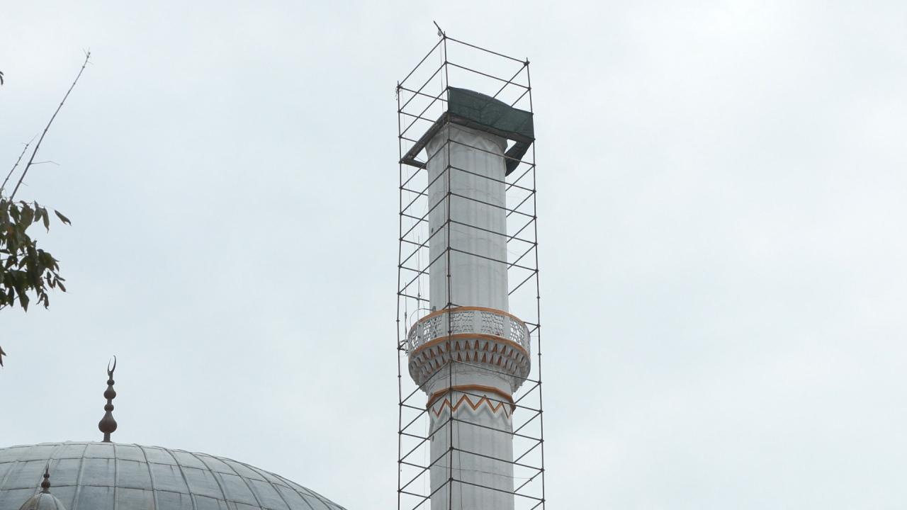 Bahçelievler'de 85 metrelik minareler deprem riski nedeniyle kısaltıldı