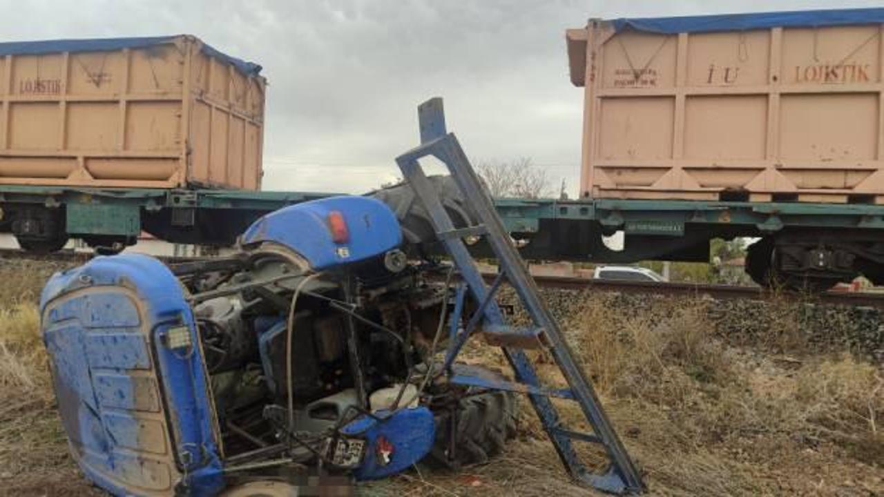 Afyonkarahisar’da feci kaza: Trenin çarptığı traktördeki kişi öldü!