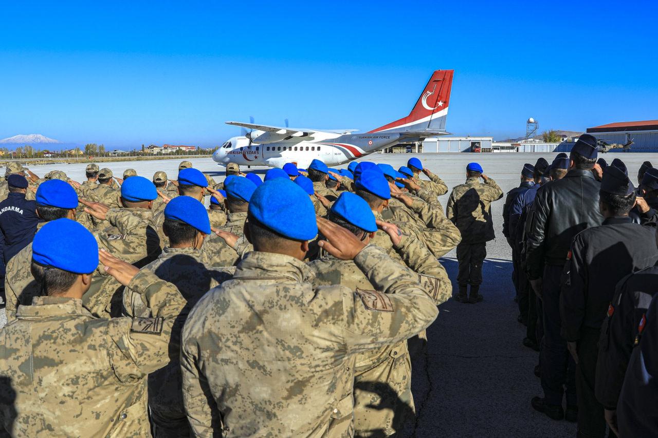 Van'da şehit asker için tören düzenlendi