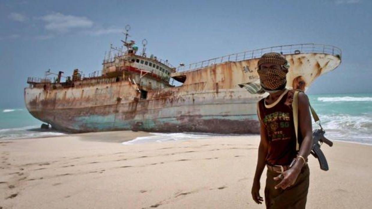 İran’ın başı Somalili korsanlarla dertte: Bir haftada  ikinci gemi