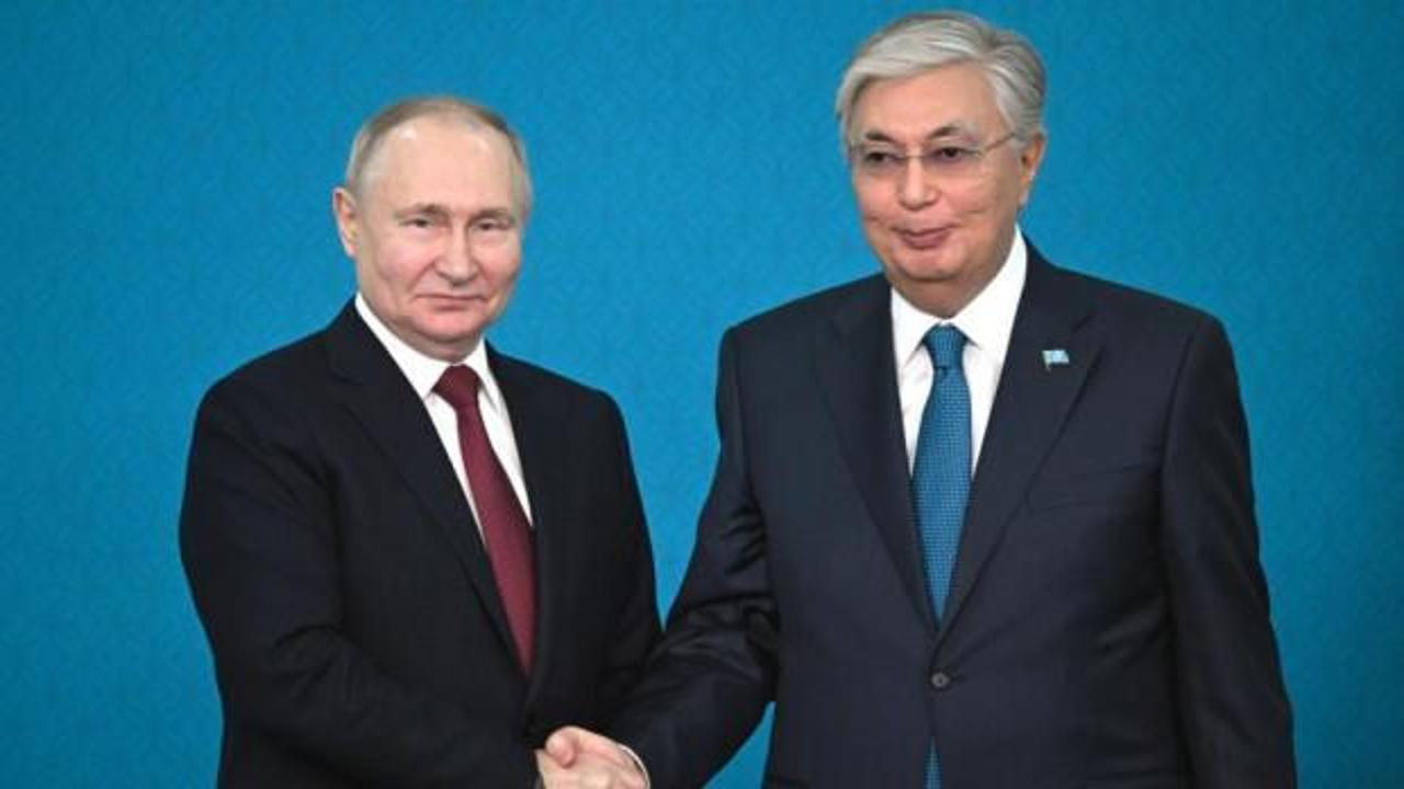 Kazakistan Cumhurbaşkanı Tokayev, Rus heyetini şaşkına çevirdi