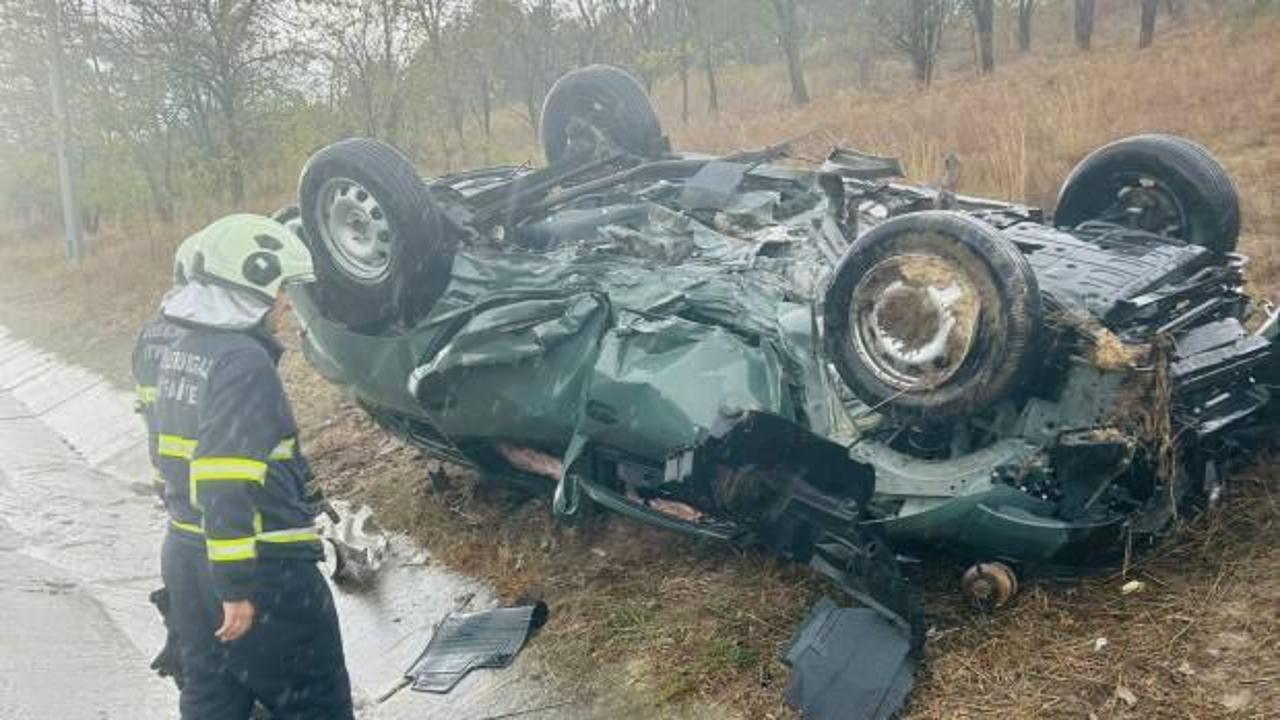 Kırklareli’nde feci kaza: Şarampole devrilen otomobildeki 3 kişi yaralandı!