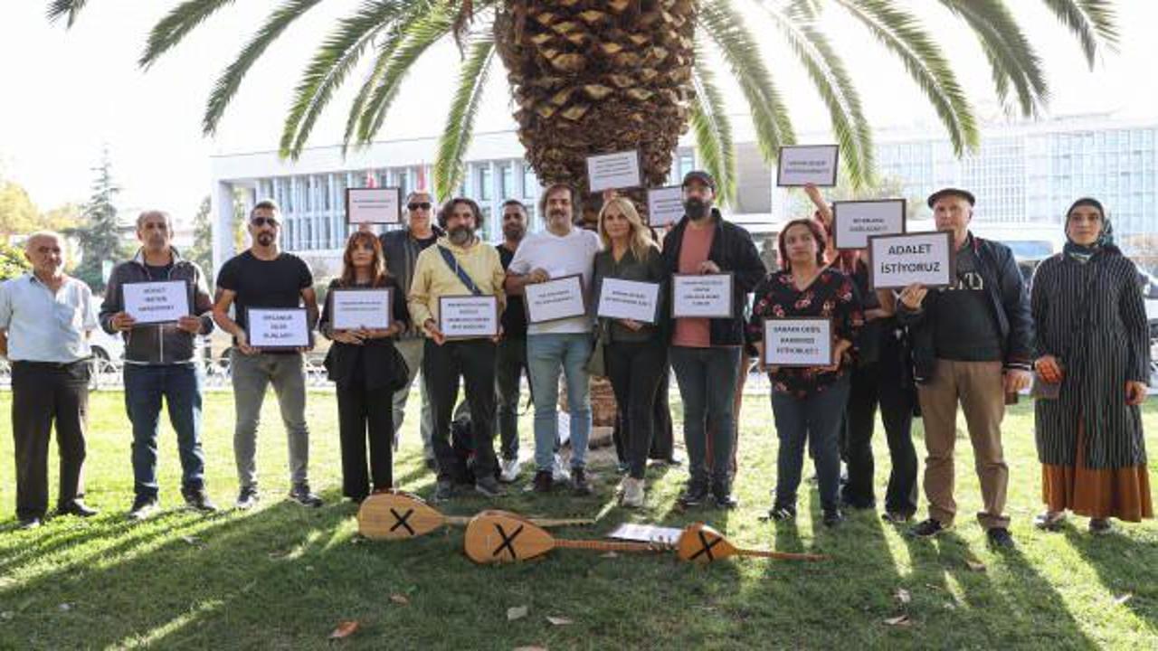 Sanatçılardan İBB önünde protesto: Sürekli aynı kişiler sahne alıyor!
