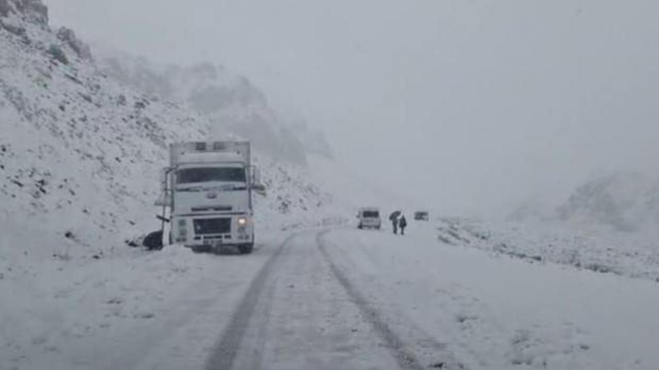 Ulaşıma kar engeli: Görüntüler Türkiye’den!