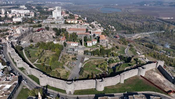 Diyarbakır’da büyük keşif! ‘Tamamıyla ortaya çıktı’