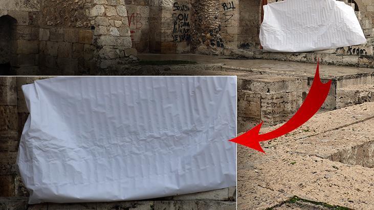 Tarihi ayıp brandayla kapatıldı: Onlara ders olsun