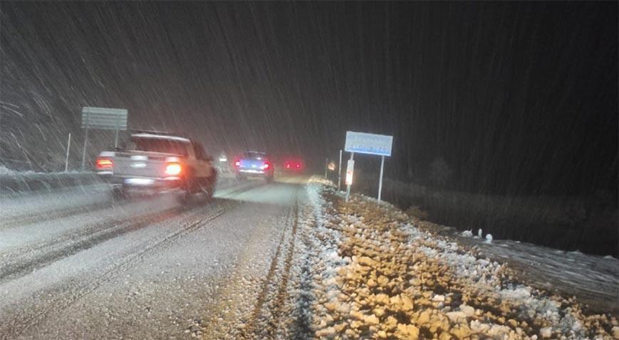 Konya- Antalya karayolunda ulaşıma ‘kar’ engeli! Geçişler kontrollü yapılıyor
