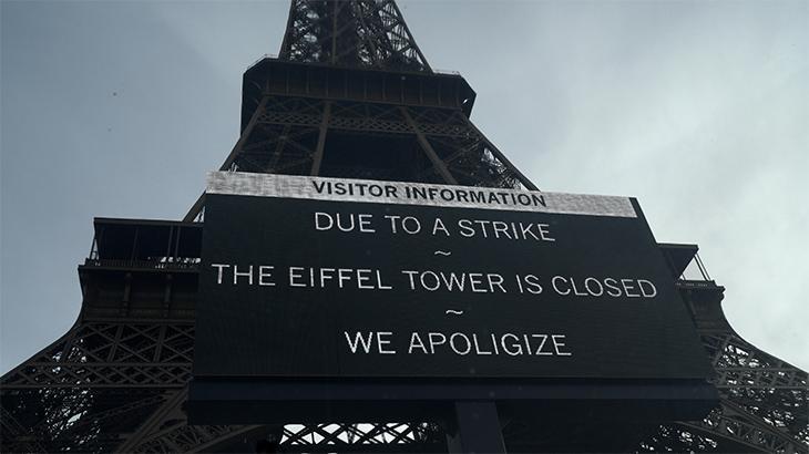 Eyfel Kulesi kapandı! Çalışanlar greve gitti