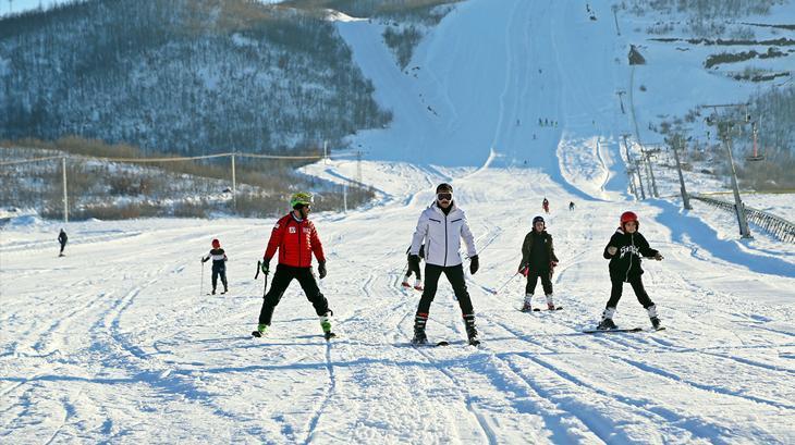 Tunceli’de kayak sezonu açıldı
