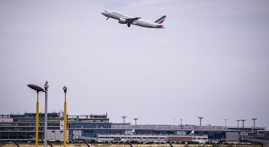 Paris’te akılalmaz olay! Uçağın iniş takımında kaçak yolcu bulundu