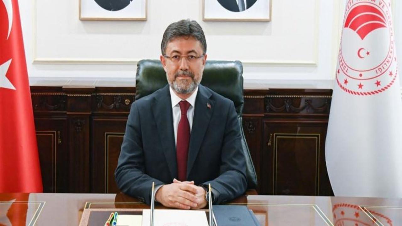 Bakan Yumaklı: Zeytinyağı üretim ve satış merkezlerini denetlemeye başladık