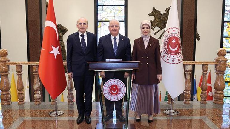 Mehmet Şimşek ve Mahinur Özdemir Göktaş'tan Yaşar Güler'e taziye ziyareti