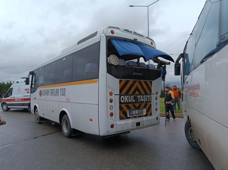 TIR içinde 20 öğrenci olan anaokulu servisine çarptı! Faciadan dönüldü