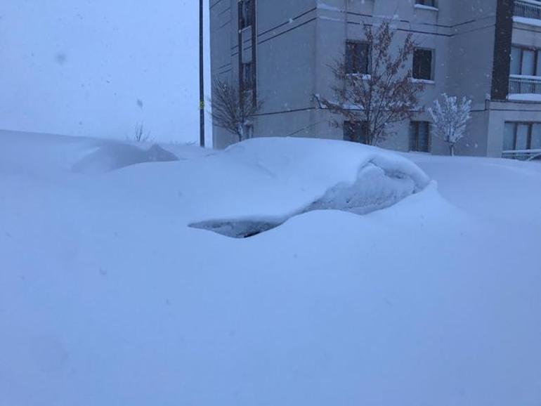 Kar esareti! 355 köy ve mezra yolu ulaşıma kapandı, kara yoluna çığ düştü