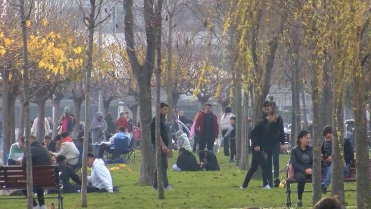 Yılın ilk günü: Tercih park ve sahiller