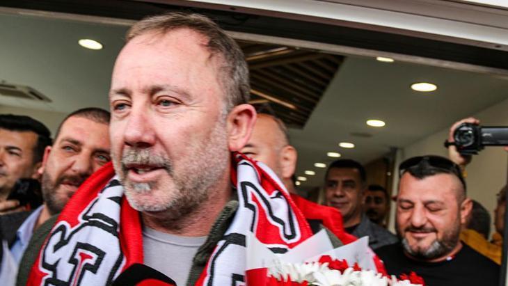 Sergen Yalçın Antalya’ya geldi! İlk sözler