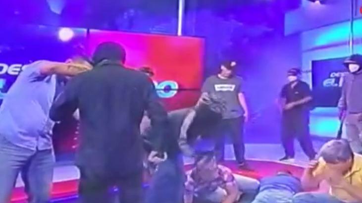 Çok sayıda çalışanı rehin aldılar! Maskeli saldırganlar canlı yayın bastı