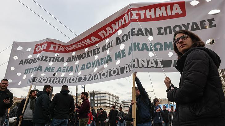 Yunanistan’da öğrenciler sokağa indi ‘Özel üniversitelere hayır’