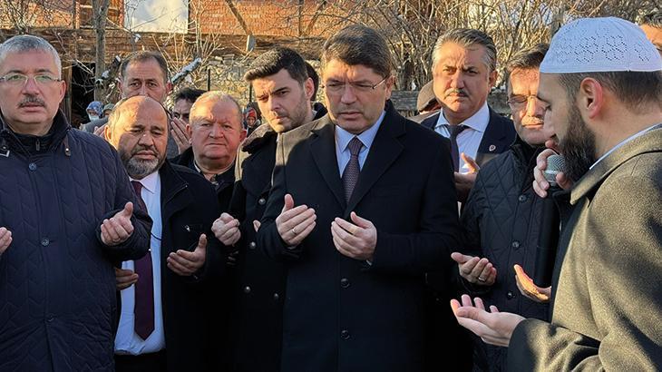 Bakan Tunç, Bartın’da eniştesi Adil Şahin’in cenazesine katıldı