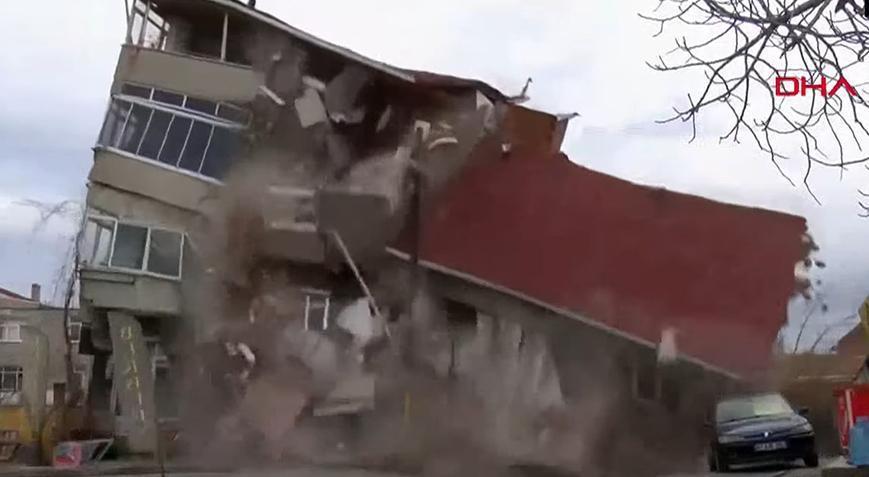 Ümraniye’de metro çalışması sırasında yol çöktü! Bir bina yıkıldı